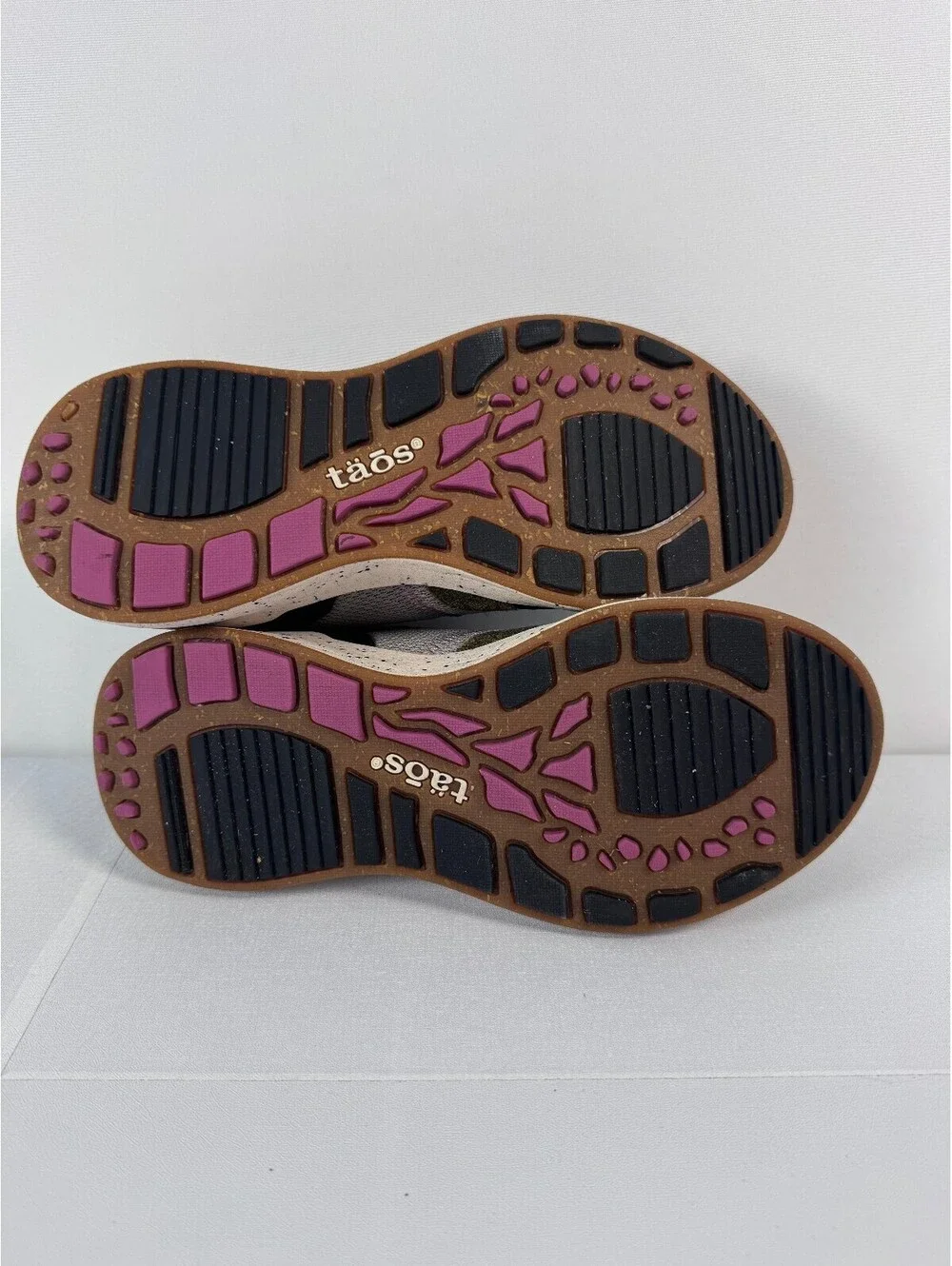 Taos Advance Suede Mesh Comfort Walking Trail Shoes Gorpcore Sneakers Womens 8.5